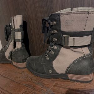 Sorel lace up boots size 9